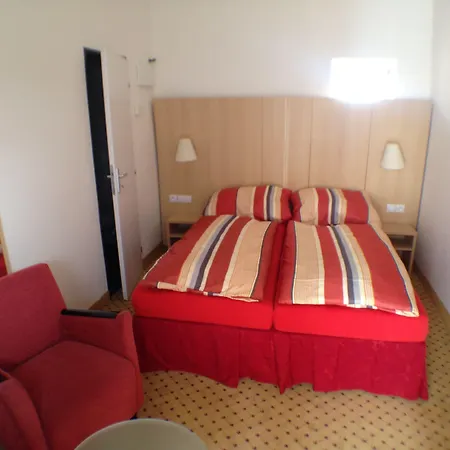 U Cerneho Orla Hotel Kostelec nad Černými Lesy