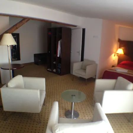 U Cerneho Orla Hotel Kostelec nad Černými Lesy