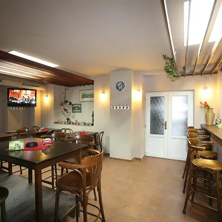Hotel U Cerneho Orla Kostelec nad Černými Lesy