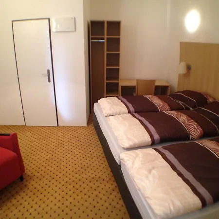 U Cerneho Orla 3* Kostelec nad Černými Lesy