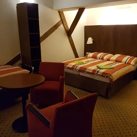 Hotel U Cerneho Orla Kostelec nad Černými Lesy